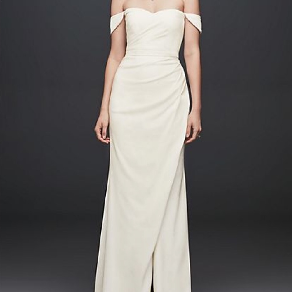 BRAND NEW Off the shoulder Wedding Gown ✨